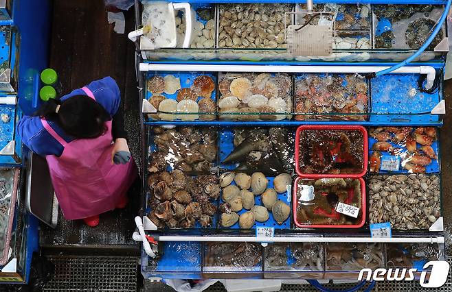 전북 서해안 해수에서 ‘비브리오패혈증균’이 검출된 것과 관련해 전북도보건환경연구원이 감염 주의를 당부하고 나섰다./뉴스1