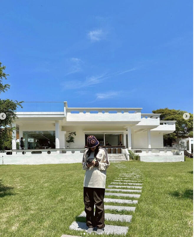 Singer Lin Yi Jeju Island also unveiled the Second House.On the 17th, Lin said, It is my favorite place in Jeju Island. So the singer said, Did you move to Jeju Island?Lynn said, I did not move at all, but Im trying to go often when I have a schedule for a while. Lin recently presented a variety of hot cafes, restaurants, hills, Gotjawal forests and beaches on Jeju Island and reported healing points.Lee Soo, the husband of Lin, is a building owner who bought a building in Nonhyeon-dong, Gangnam District, which has one basement level and five stories above ground, for 8.94 billion won in 2019.Lynns insta attracted attention because a cafe representative in the building left a DM.Meanwhile, Lin married MC the Max Lee Soo in 2014.