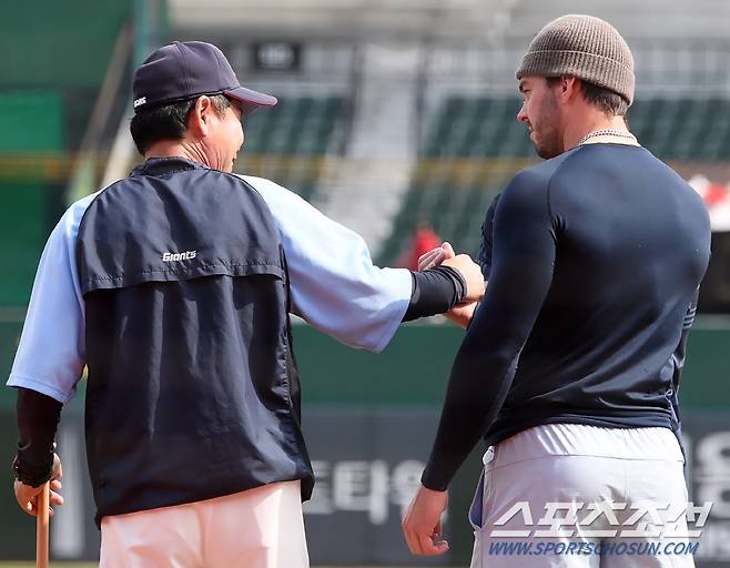 전준호 코치 '건강해져서 돌아와~'