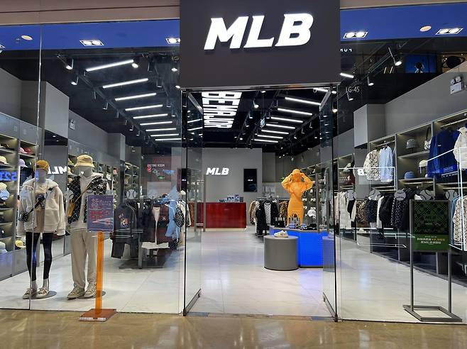 중국 베이징 쇼핑몰의 MLB 매장. /김남희 기자