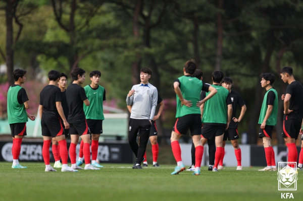 김은중 감독이 이끄는 U-20 축구대표팀은 17일 결전지인 아르헨티나 멘도사에 입성했다.첫 경기인 프랑스전은 23일 오전 3시에 열린다.(사진=KFA)