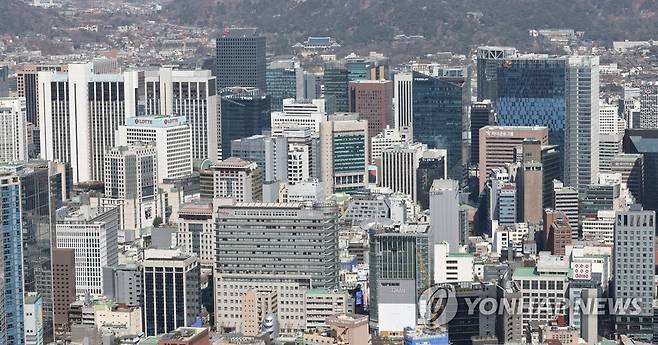 서울 남산에서 바라본 주요 기업체 건물들 [연합뉴스 자료사진]