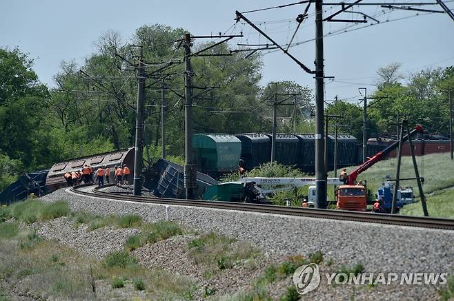 크림반도 심페로폴 외곽에서 탈선한 열차 [EPA=연합뉴스]