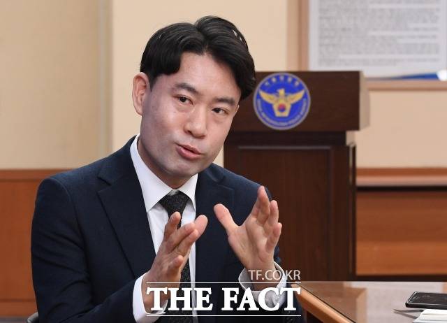 김종진 서울경찰청 국유재산계장이 서울경찰청에서 <더팩트>와 인터뷰를 하고 있다. /이새롬 기자