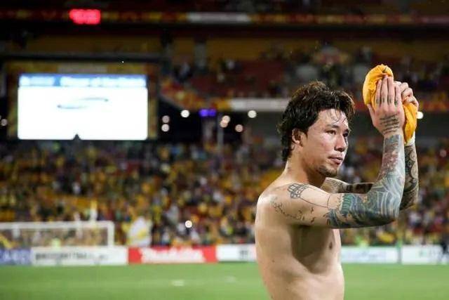 자신의 몸에 문신을 한 중국의 한 프로축구 선수. 중국은 문신을 한 선수에 대해선 축구 국가대표팀에 선발할 수 없도록 하고 있다. 바이두 캡처