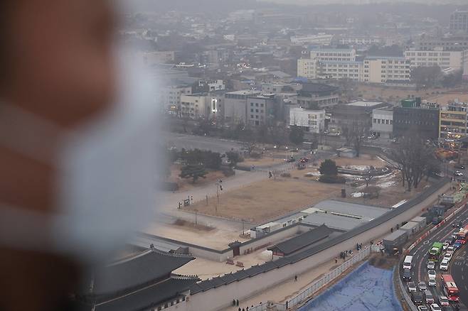 서울 지역 미세먼지 농도가 각각 매우 나쁨을 기록한 지난 1월 6일 오후 서울 도심이 미세먼지와 안개에 싸여 있다.(사진=문화체육관광부 국민소통실)