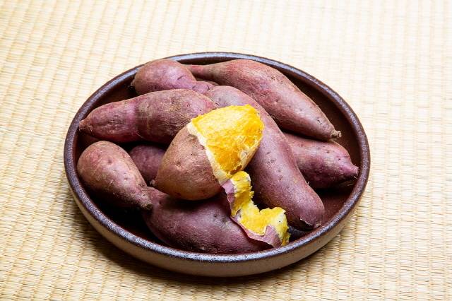 고구마의 베타카로틴과 안토시아닌 성분은 몸의 손상(산화)를 줄이는 대표적인 항산화제로 염증, 항암 작용에 도움이 된다. [사진=클립아트코리아]