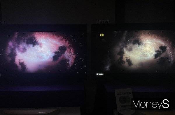 기존 UHD 화면(왼쪽)과 돌비비전을 지원하는 LG TV의 모습. /사진=이재현 기자