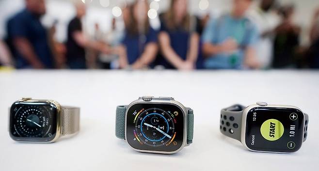 스마트워치 출하량이 최근 감소세에 접어들기 시작했다.[사진=뉴시스]