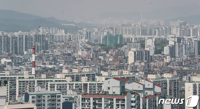 사진은 이날 서울 강북구, 도봉구 아파트 단지 모습. 2023.5.9/뉴스1 ⓒ News1 허경 기자