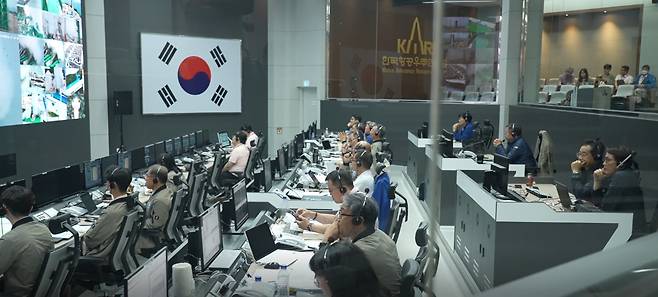 5월 25일 누리호 3차 발사 당시 전남 고흥 나로우주센터 발사지휘센터(MDC) 모습. 발사 직전의 긴장감이 감돌고 있다. /한국항공우주연구원