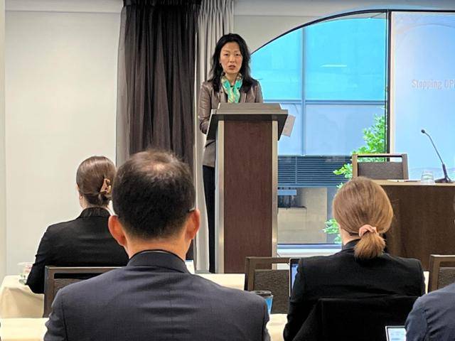 정 박 미국 국무부 대북특별부대표가 24일(현지시간) 미국 캘리포니아주 샌프란시스코에서 북한 IT 인력 활동을 주제로 열린 한미 공동 심포지엄에서 IT 인력을 활용한 북한의 외화벌이에 대해 발언하고 있다. 연합뉴스