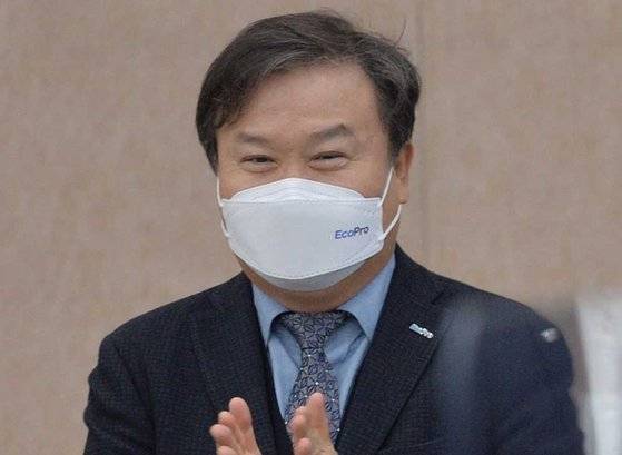 미공개 정보 이용으로 부당이득 11억원을 취득해 실형을 선고받은 이동채 전 에코프로 회장. 뉴스1