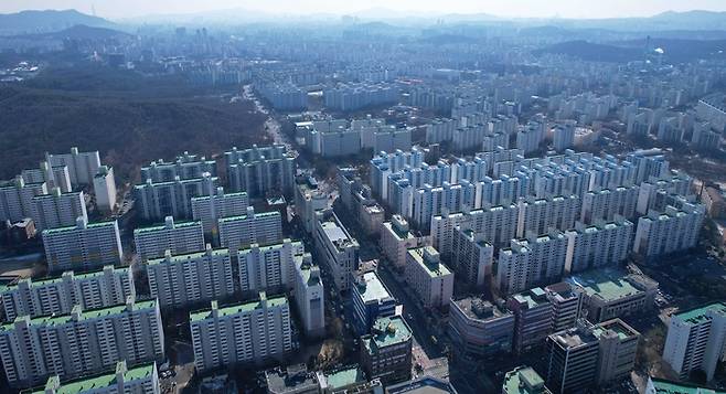 “1억은 더 주셔야겠어요”...집주인들 집값 올린 까닭은