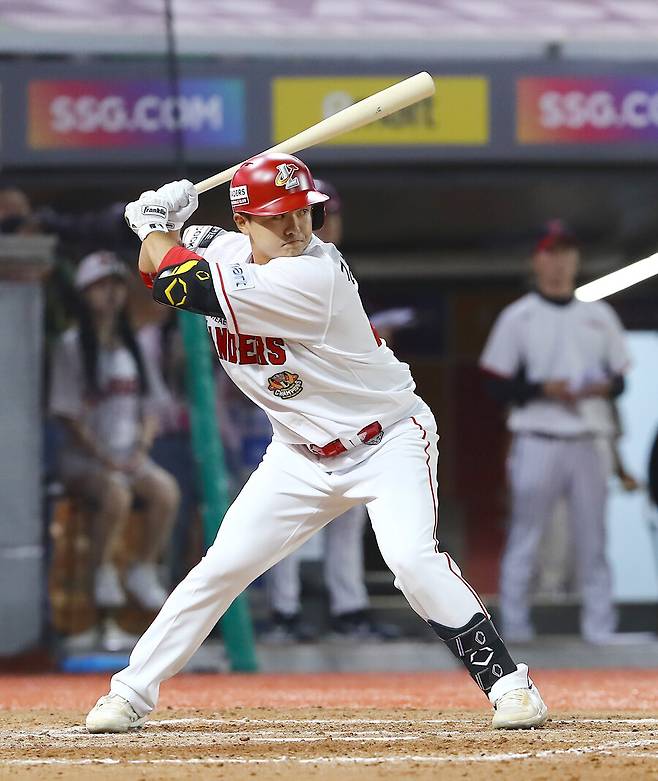 ▲ 강진성. ⓒSSG 랜더스