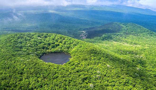 설문대할망이 빠져죽었다는 물장오리 [제주관광공사 비짓제주 제공, 재판매 및 DB 금지]