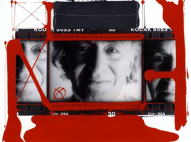 화가, 편집자, 영화감독 등 장르를 넘나드는 작업을 한 현대사진의 거장 윌리엄 클라인의 유고전이 한미뮤지엄에서 열리고 있다. 사진은 클라인의 ‘Self Portrait, William Klein studio, Paris’(1983). ⓒEstate of William Klein. 뮤지엄한미 제공