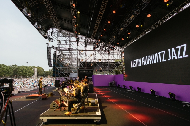 저스틴 허위츠 재즈가 지난 26일 서울 송파구 올림픽공원 일대에서 열린 서울 재즈 페스티벌에서 공연하고 있다. 프라이빗커브 제공