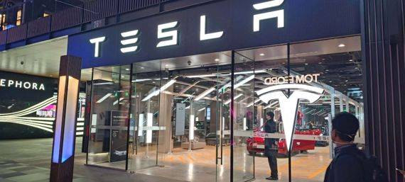 중국 테슬라 전시장. 사진=정지우 특파원