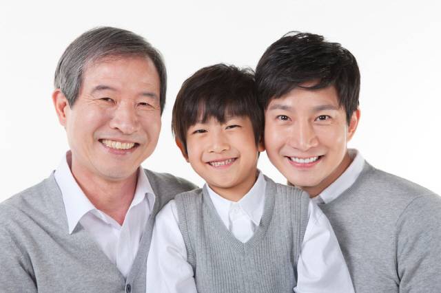 집안에 고혈압, 당뇨병, 심혈관질환 등 ‘가족력’이 크게 작용하는 질환의 환자가 있다면, 본인의 생활습관을 교정하고 건강 검진을 주기적으로 받는 게 좋다./사진=클립아트코리아