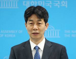 윤건영 더불어민주당 의원. 뉴시스