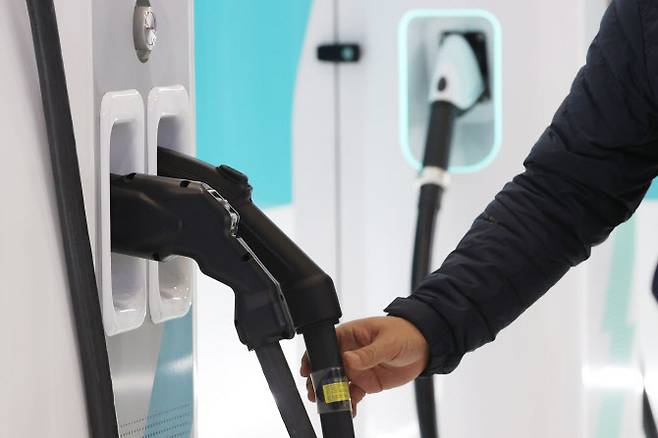 전기차 충전 모습. (사진=연합뉴스)