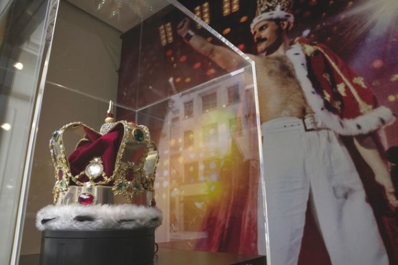 퀸의 보컬이자 리더인 프레디 머큐리의 유품 경매가 오는 9월 런던 소더비에서 열린다. [이미지출처=AP연합뉴스]