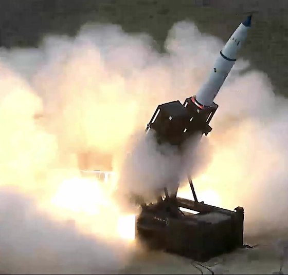 The Agency for Defense Development revealed that the domestically developed long-range surface-to-air missile (L-SAM) system had passed its third test. [DEFENSE MINISTRY]