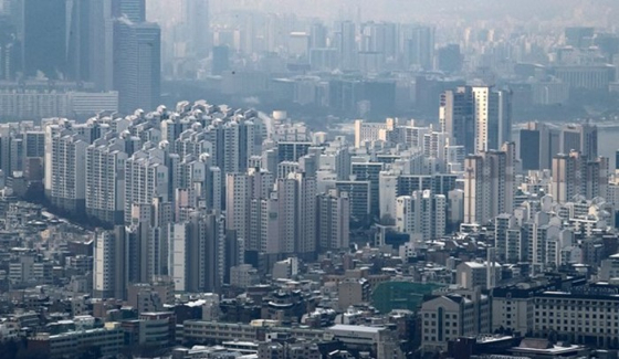 지난달 서울에서 진행한 아파트 경매 145건 중 36건이 낙찰돼 24.8%의 낙찰률을 보인 것으로 나타났다./사진=뉴스1