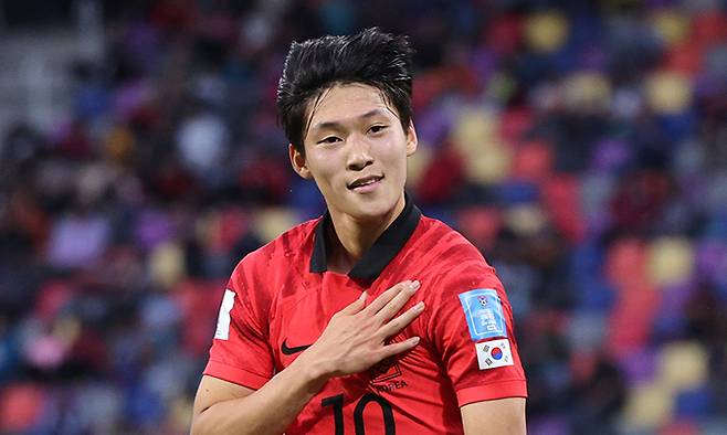 1일(현지시간) 아르헨티나 산티아고 델 에스테로 스타디움에서 열린 2023 국제축구연맹(FIFA) 20세 이하(U-20) 월드컵 16강전 한국과 에콰도르의 전반전 경기에서 배준호가 두 번째 골을 넣은 뒤 기뻐하고 있다. 연합뉴스