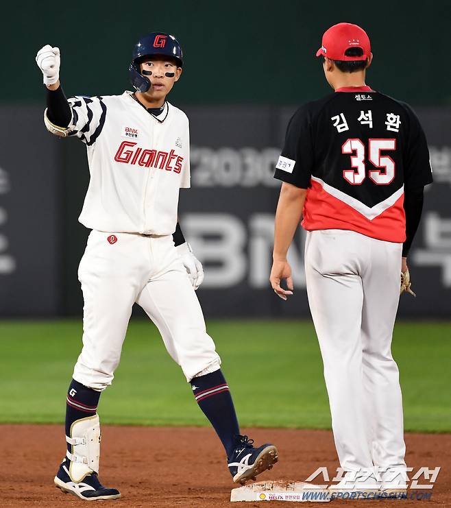 타격감이 올라오고 있는 김민석의 무서운 기세.