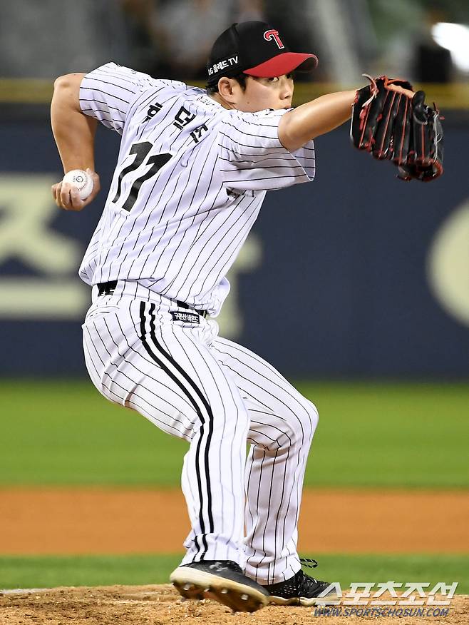 2023 KBO리그 LG 트윈스와 한화 이글스의 경기가 19일 잠실구장에서 열렸다. LG 함덕주가 역투하고 있다. 잠실=박재만 기자pjm@sportschosun.com/2023.05.19/