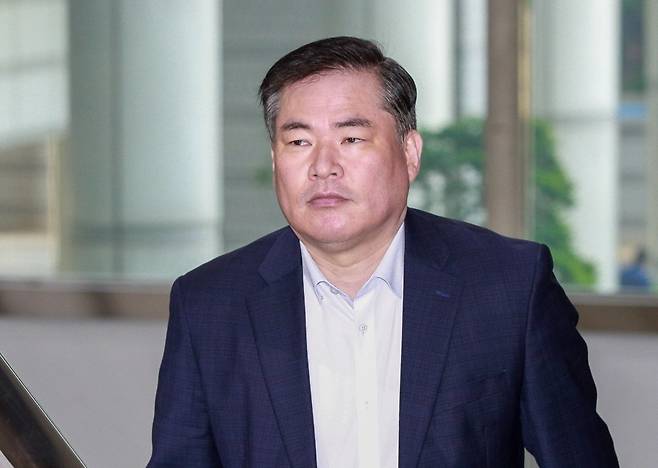 유동규 전 성남도시개발공사 사장 직무대리가 지난달 16일 오전 서울중앙지법에서 대장동 개발사업 관련 뇌물 혐의 공판에 출석하고 있다. 뉴스1