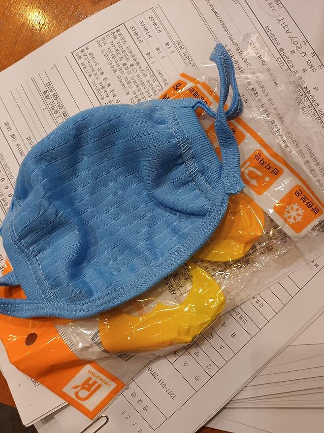 이 회사는 금속 표면 그라인딩 작업 노동자들에게 방진 기능이 없는 면 마스크를 주고 일을 시켰다. 포천이주노동자센터 제공