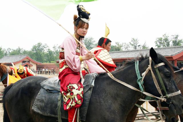 청명상하원의 마구 경기에 참가한 여성. ⓒ최종명