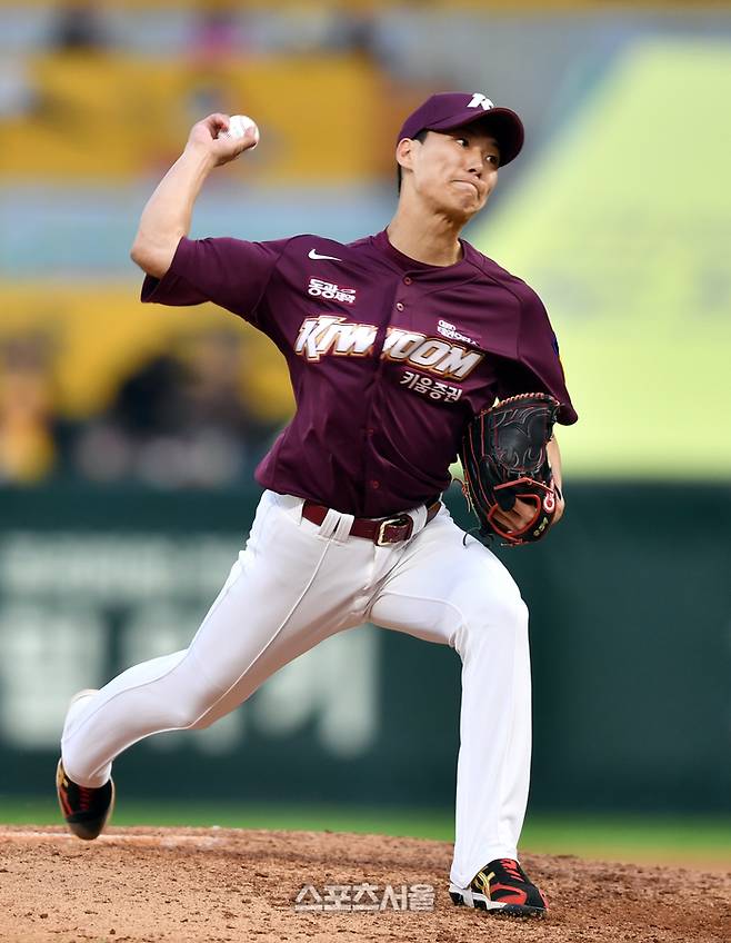 [포토]‘7회말 책임진’ 김성진