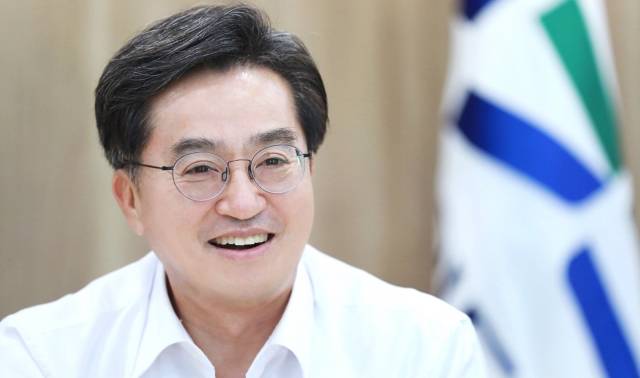 김동연 경기도지사. 국민 DB