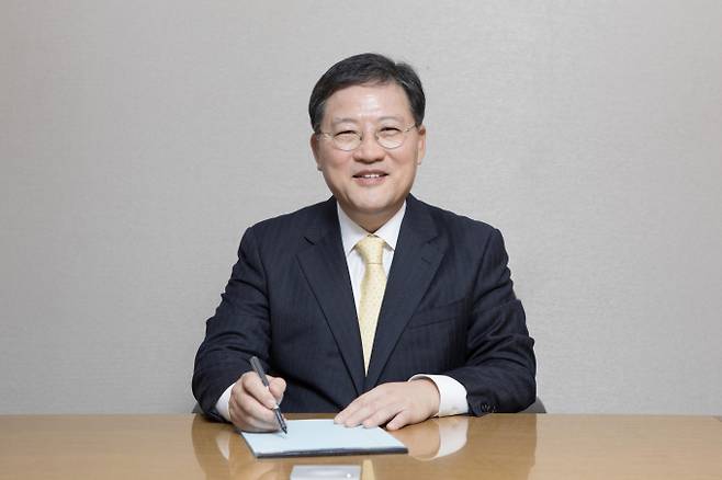 이효율 풀무원 대표가 창사 39주년을 맞아 '디지털 트랜스포메이션'(DX) 비전을 수립했다. /사진=풀무원