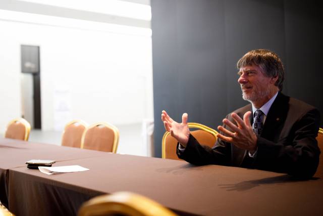 리차드 시코 롯데바이오로직스 고문이 최근 삼성 코엑스에서 서울경제신문과 만나 인터뷰를 하고 있다. 사진 제공=롯데바이오로직스