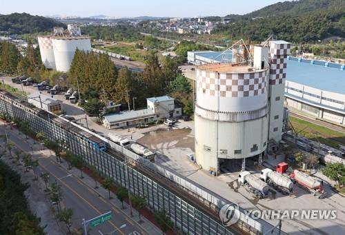 서울시내 한 시멘트 공장 모습 [연합뉴스 자료사진]