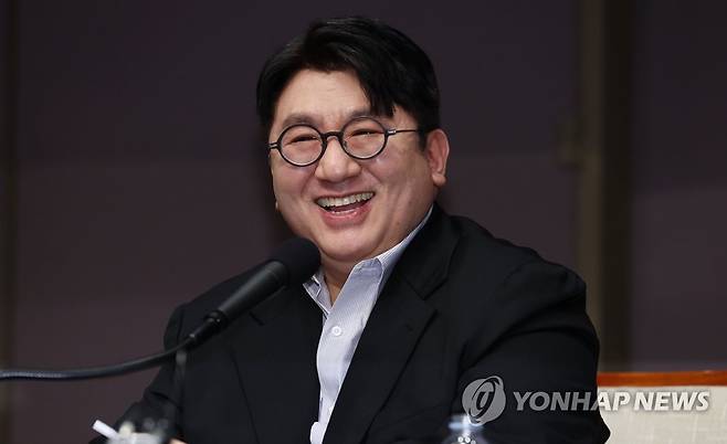 환하게 웃는 방시혁 하이브 의장 [연합뉴스 자료사진]