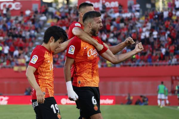 이강인이 5일(한국시간) 열린 라요 바예카노전에서 크로스로 호세 마누엘 코페테가 기록한 헤딩 골에 힘을 보탰다. 그의 도움으로 기록되면서 올 시즌을 6골 6도움으로 마치게 됐다. EPA=연합뉴스