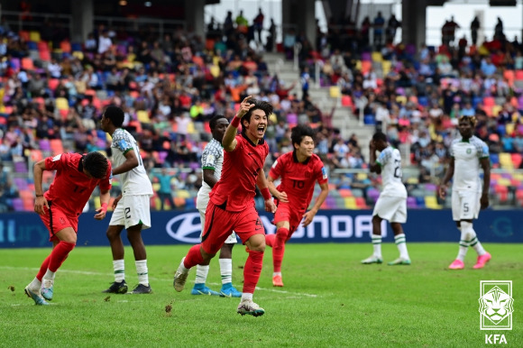 최석현이 결승골을 터트리고 기뻐하고 있다. [사진=대한축구협회(KFA)]