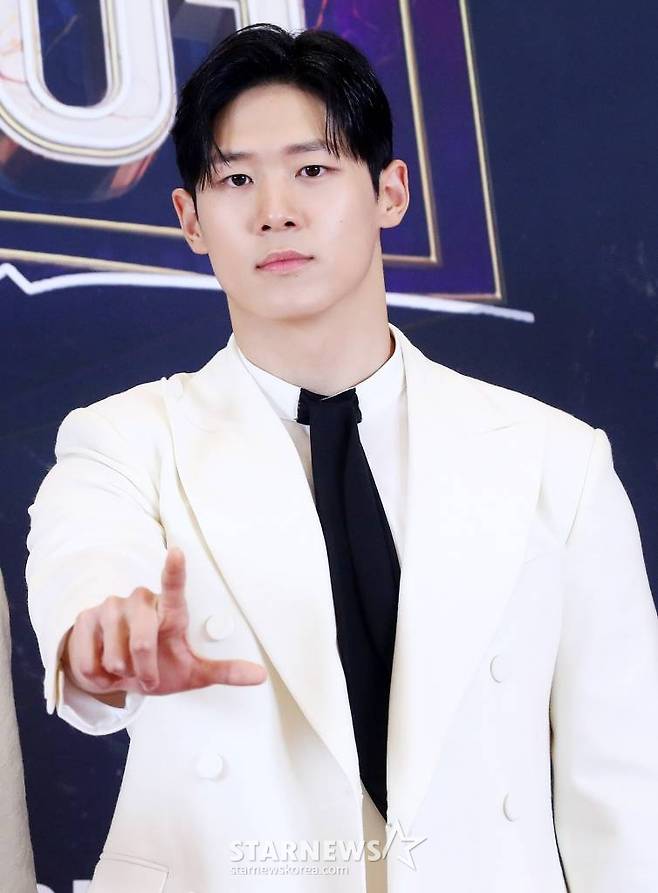 JTBC '팬텀싱어4' 결승 진출한 리베란테 정승원이 2일 오후 서울 동대문구 경희대학교 평화의 전당에서 진행된 포토콜 행사에 참석해 포즈를 취하고 있다. 2023.06.02 /사진=김창현 기자 chmt@