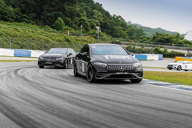 트랙 주행하는 AMG 전동화 모델 [메르세데스-벤츠 코리아 제공. 재판매 및 DB금지]