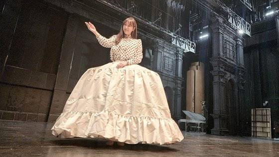 이달 중순 개막 예정인 '모차르트!'에서 발트슈테텐 남작부인역을 맡은 배우 최지이씨의 모습. 공연 연습이 한창이다. [사진 최지이 배우]