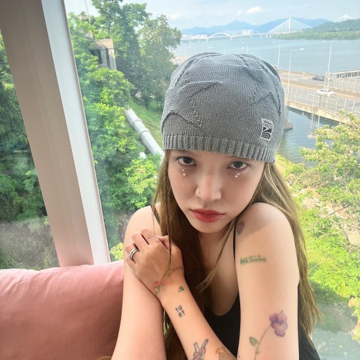 Jimin, a singer from Group AOA, showed off her hip personality.On the 6th, Jimin released several photos with the text I .In the photo, Jimin showed off his personality full of fashion and colorful tattoos, revealing his hips in the background of the panoramic scenery beyond the window.There are flowers, cakes and liquor on the table, which seems to be a place to celebrate acquaintance before marriage.Jimin had a playful look with acquaintance, sticking out her tongue and taking selfies, each with I heart you and star shapes, creating uniqueness.Meanwhile, Jimin, a solo singer, held a fan meeting in March and met with fans.
