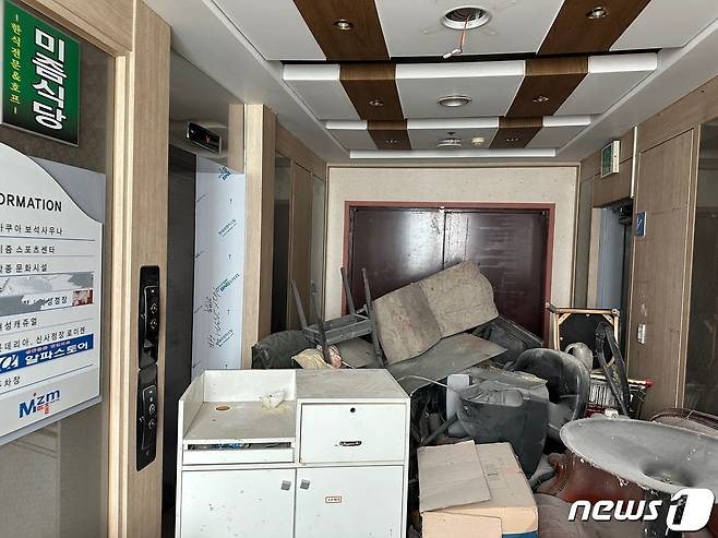7일 낮 의정부시 미즘 건물 3층 엘리베이터 앞의 모습. 2023.6.7 ⓒ News1 이상휼 기자