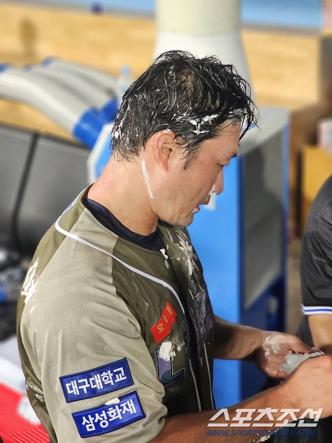 케이크 세례에 범벅이 된 얼굴. 대구=스포츠조선 정현석 기자 hschung@sportschosun.com