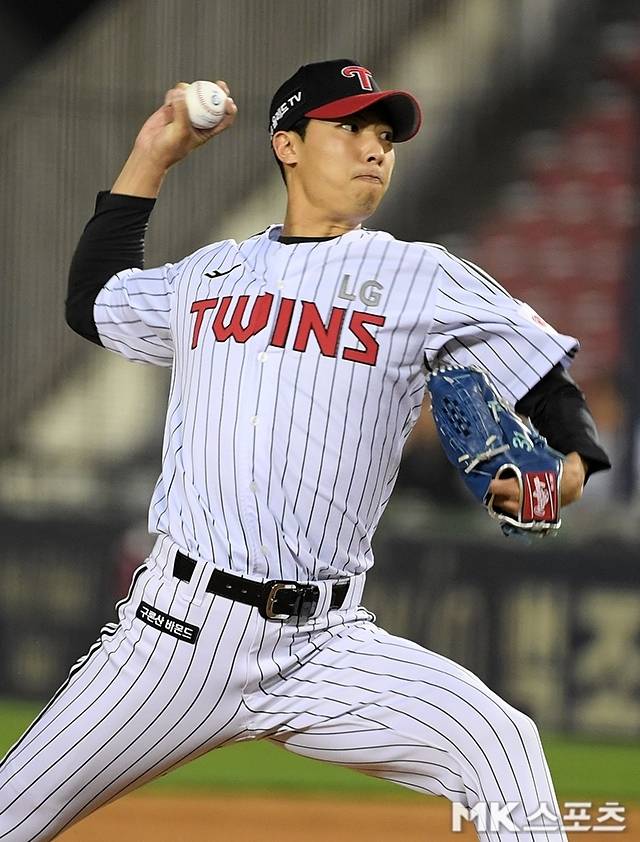 6일 퓨처스 두산전에서 어깨 부상 이후 처음으로 실전 경기를 소화한 LG 이정용. 사진=천정환 기자